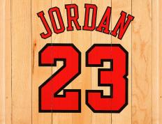 字母哥在塞尔维亚队比赛中表现优异，比赛规则变更引发热议！引发球迷热议